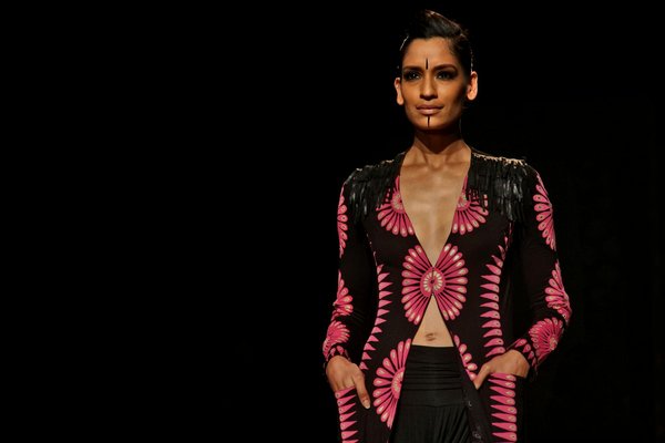 Découvrez l'élégance du peignoir nid d'abeille femme